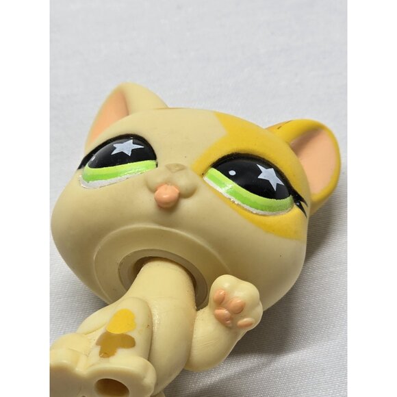 LPS Littlest Pet Shop #832 Cat Yellow Green Star Eyes Licking Authentic - Picture 3 of 8
